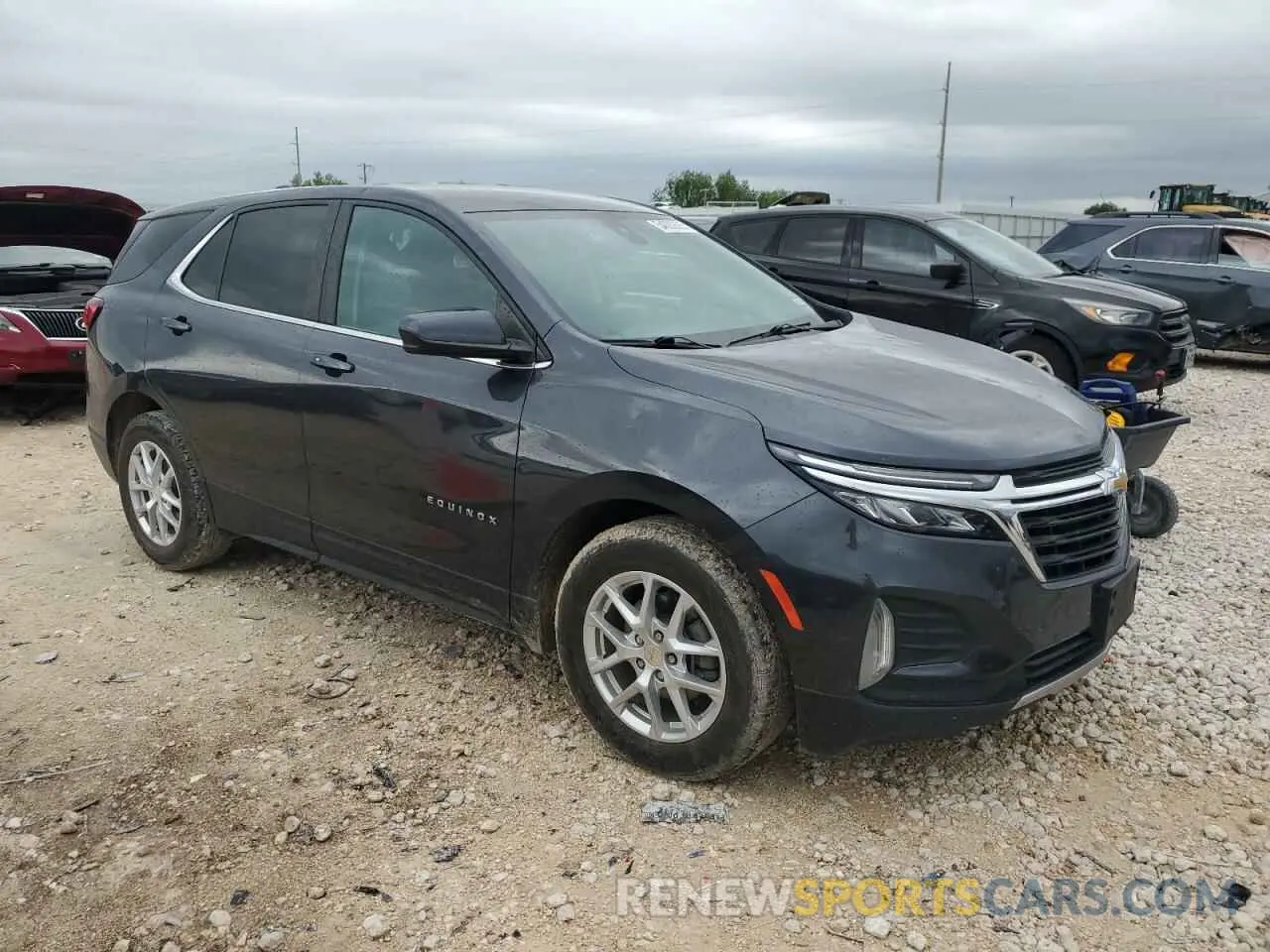4 Photograph of a damaged car 2GNAXKEV1N6121271 CHEVROLET EQUINOX 2022