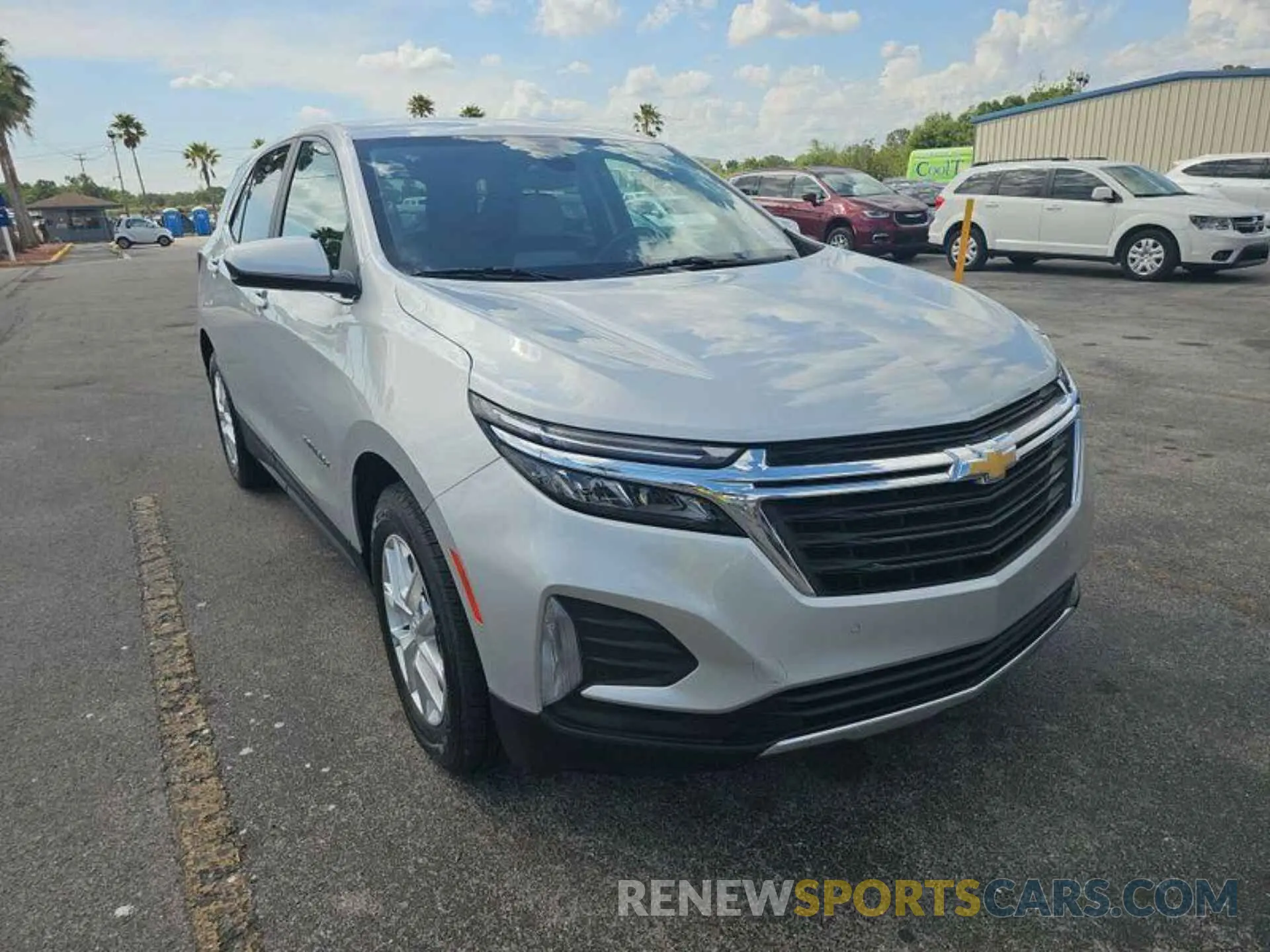 10 Photograph of a damaged car 2GNAXKEV1N6121965 CHEVROLET EQUINOX 2022