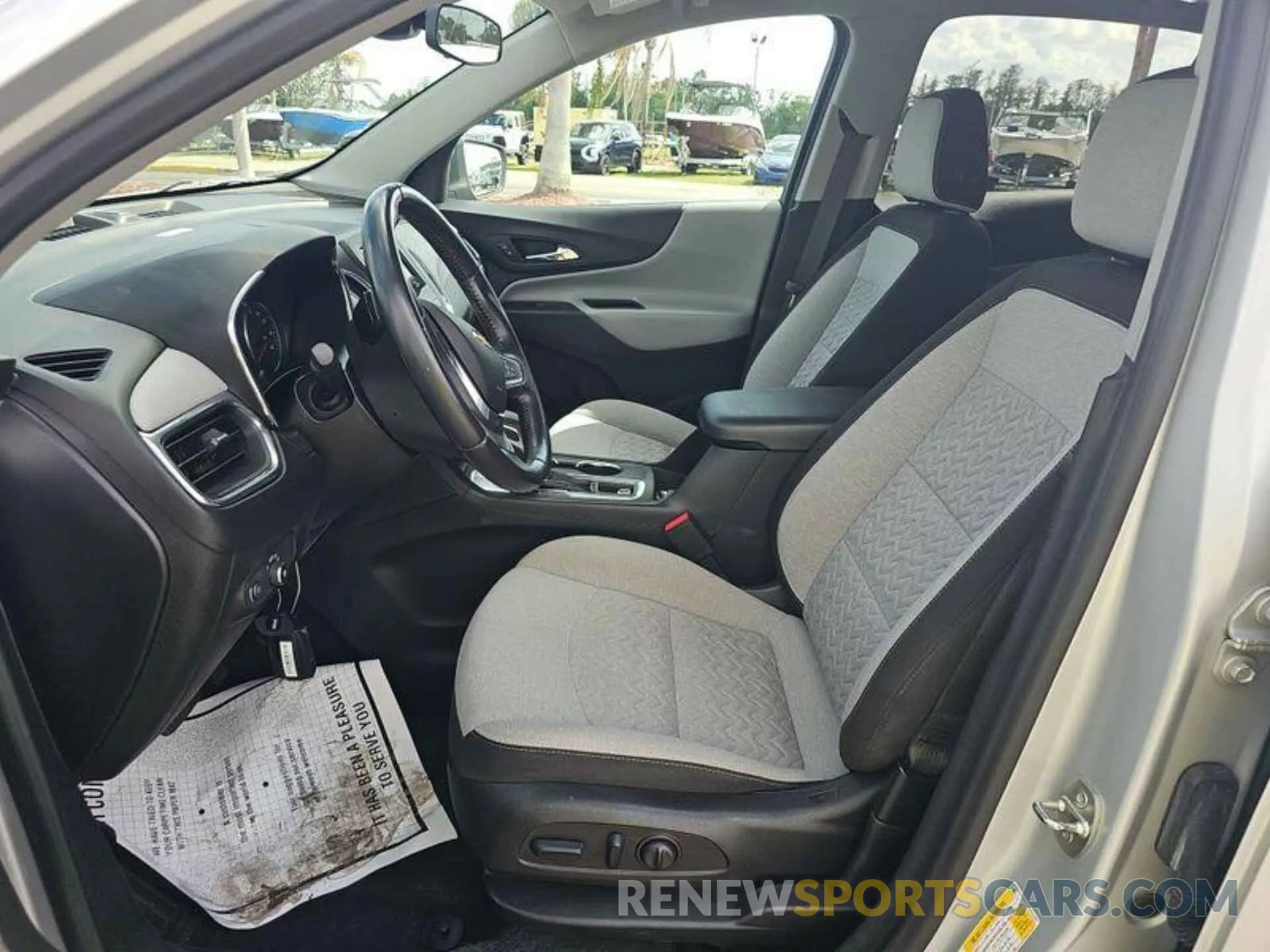 17 Photograph of a damaged car 2GNAXKEV1N6121965 CHEVROLET EQUINOX 2022