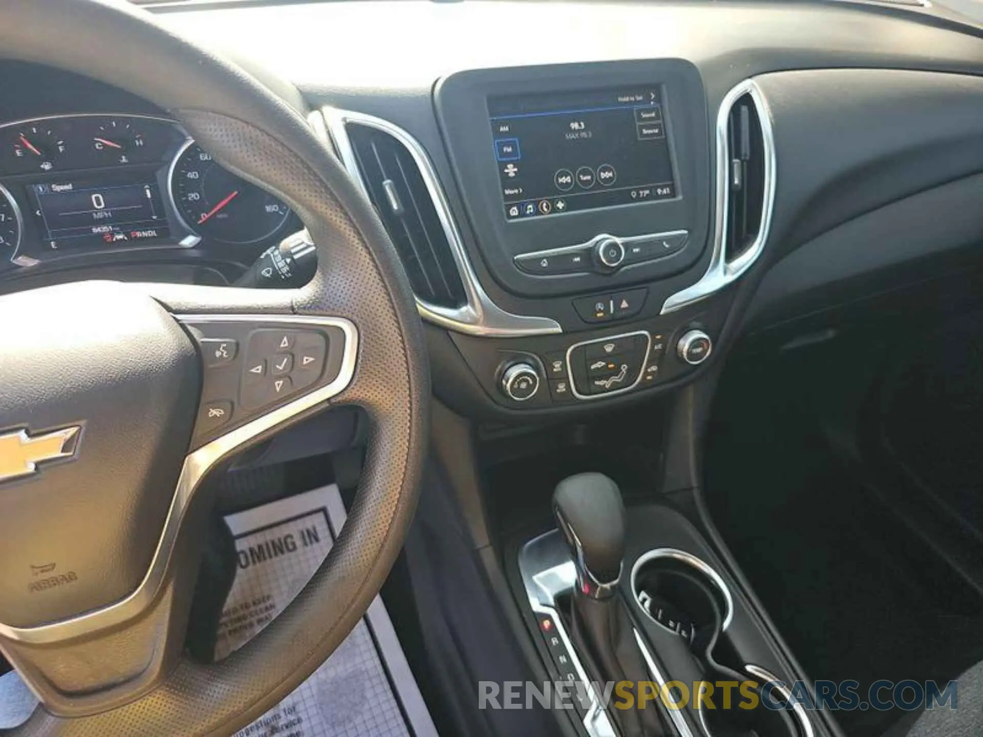 9 Photograph of a damaged car 2GNAXKEV1N6148017 CHEVROLET EQUINOX 2022