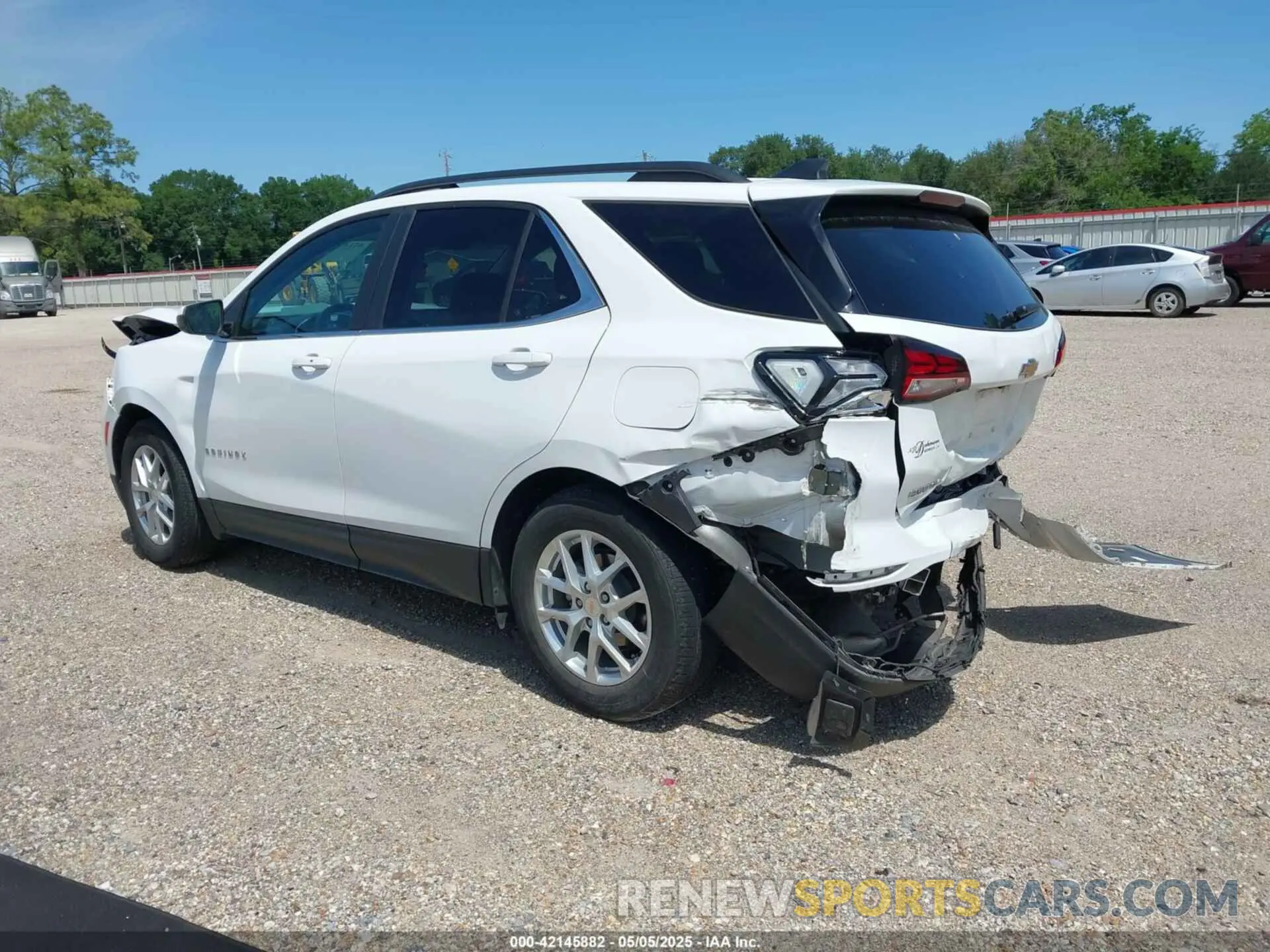3 Photograph of a damaged car 2GNAXKEV2N6117696 CHEVROLET EQUINOX 2022