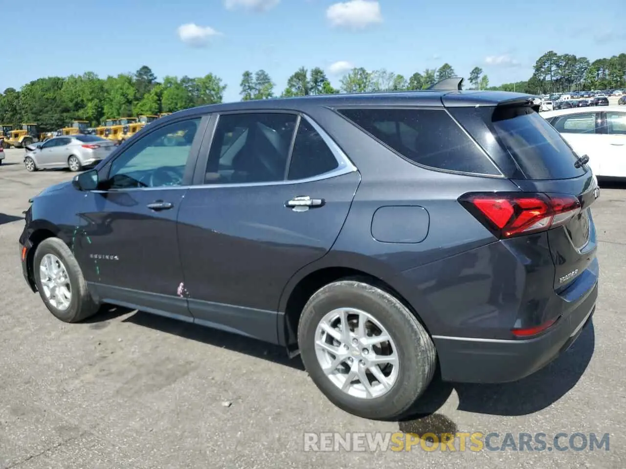 2 Photograph of a damaged car 2GNAXKEV3N6135639 CHEVROLET EQUINOX 2022