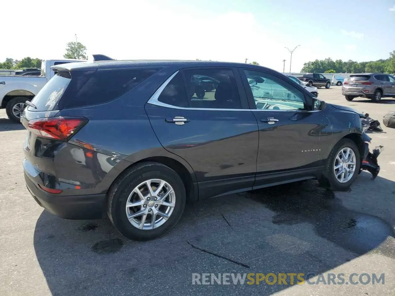 3 Photograph of a damaged car 2GNAXKEV3N6135639 CHEVROLET EQUINOX 2022