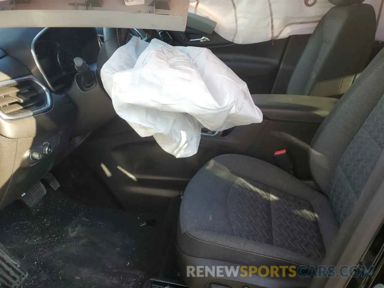 7 Photograph of a damaged car 2GNAXKEV5N6103856 CHEVROLET EQUINOX 2022