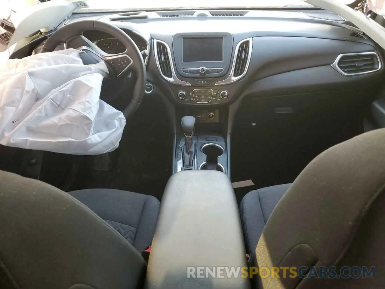8 Photograph of a damaged car 2GNAXKEV5N6103856 CHEVROLET EQUINOX 2022