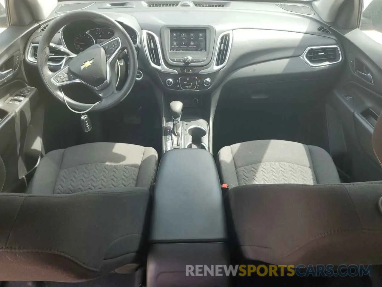 8 Photograph of a damaged car 2GNAXKEV5N6109723 CHEVROLET EQUINOX 2022