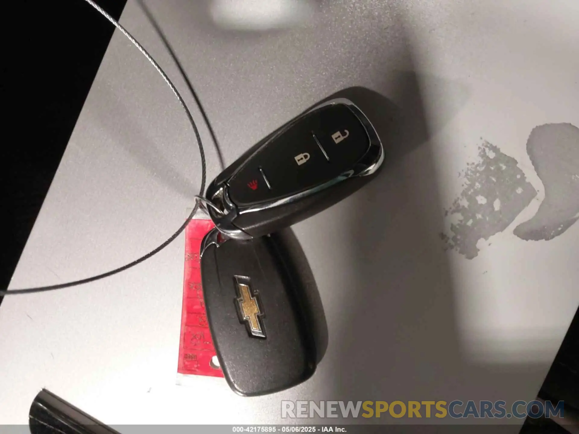 11 Photograph of a damaged car 2GNAXKEV7N6118830 CHEVROLET EQUINOX 2022