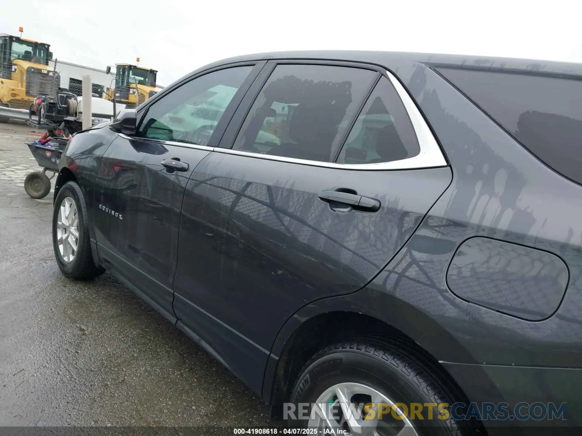 14 Photograph of a damaged car 2GNAXKEV7N6132212 CHEVROLET EQUINOX 2022