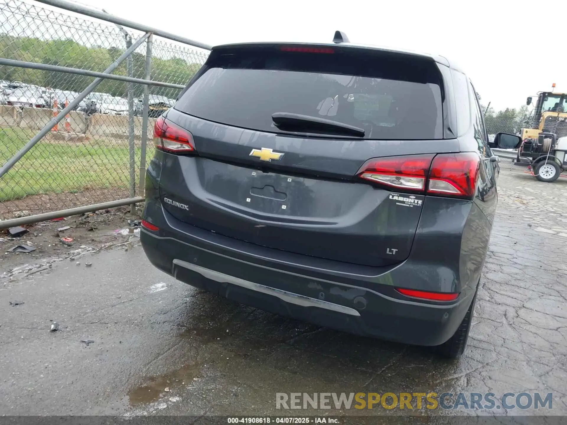 16 Photograph of a damaged car 2GNAXKEV7N6132212 CHEVROLET EQUINOX 2022