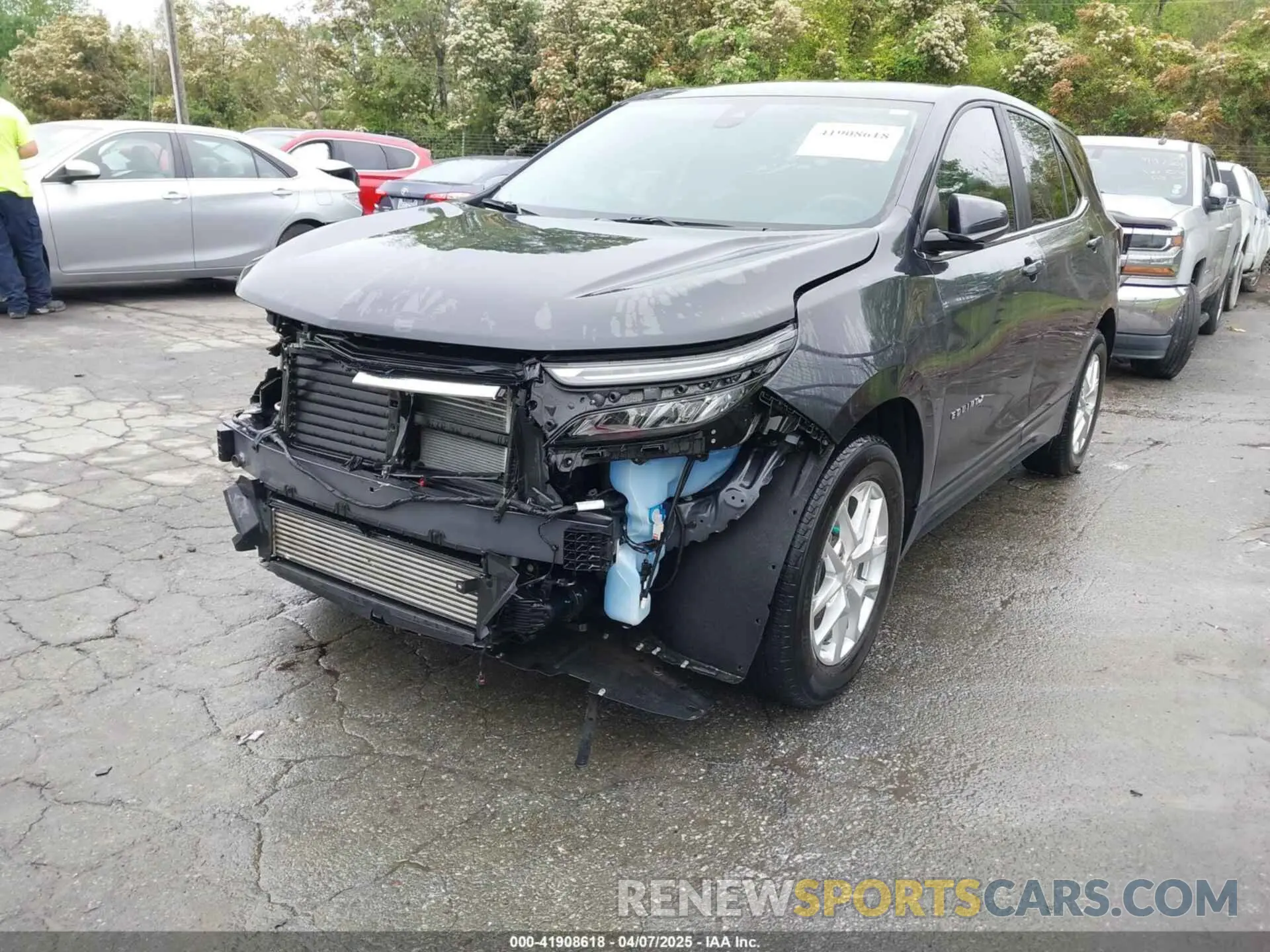 2 Photograph of a damaged car 2GNAXKEV7N6132212 CHEVROLET EQUINOX 2022
