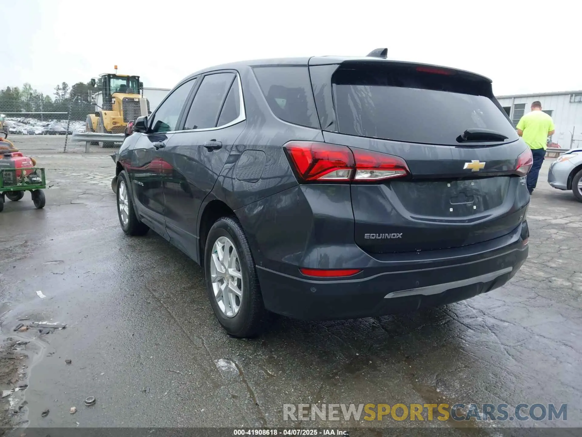 3 Photograph of a damaged car 2GNAXKEV7N6132212 CHEVROLET EQUINOX 2022