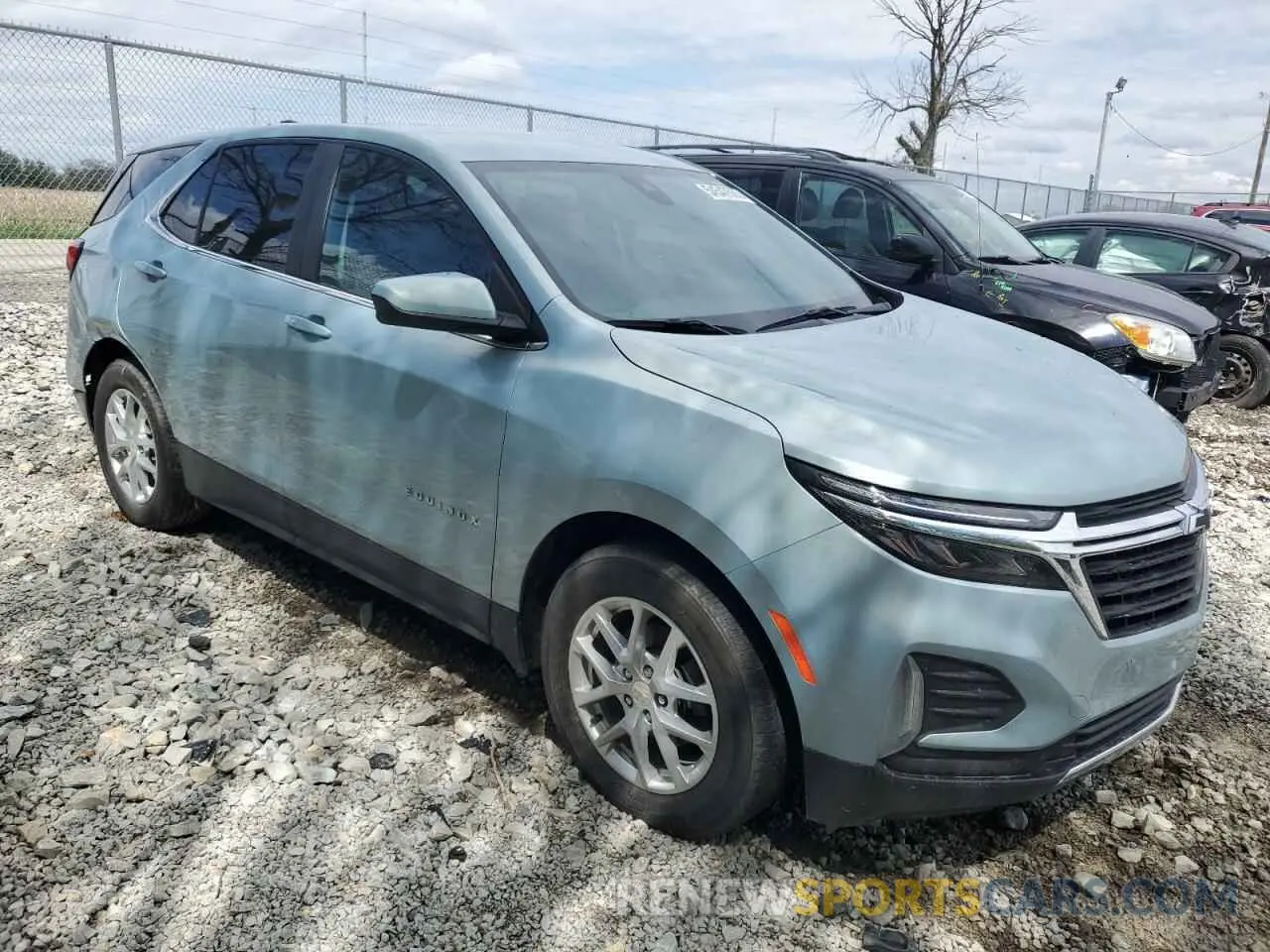 4 Photograph of a damaged car 2GNAXKEV8N6141114 CHEVROLET EQUINOX 2022