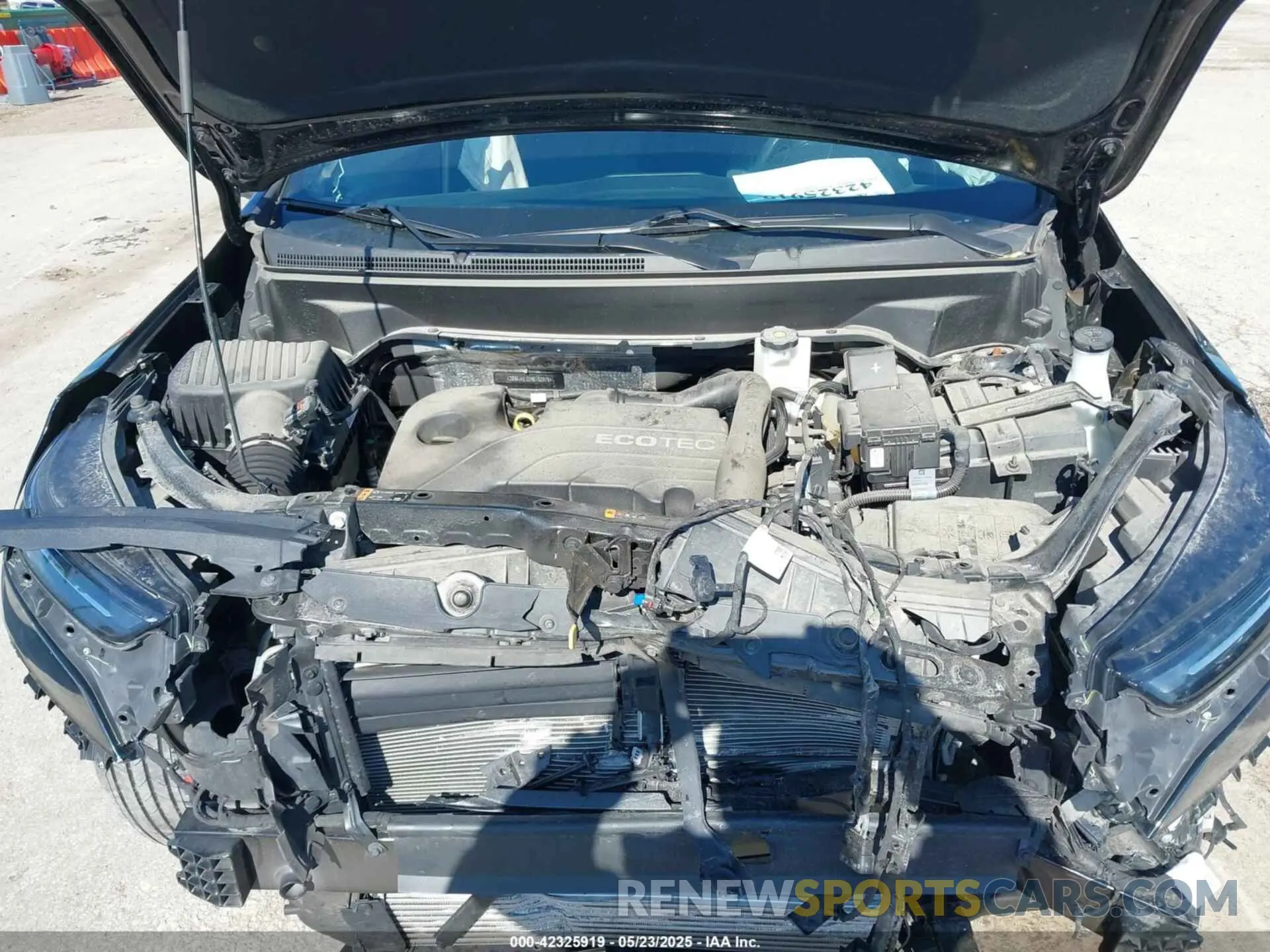10 Photograph of a damaged car 2GNAXKEVXN6102976 CHEVROLET EQUINOX 2022