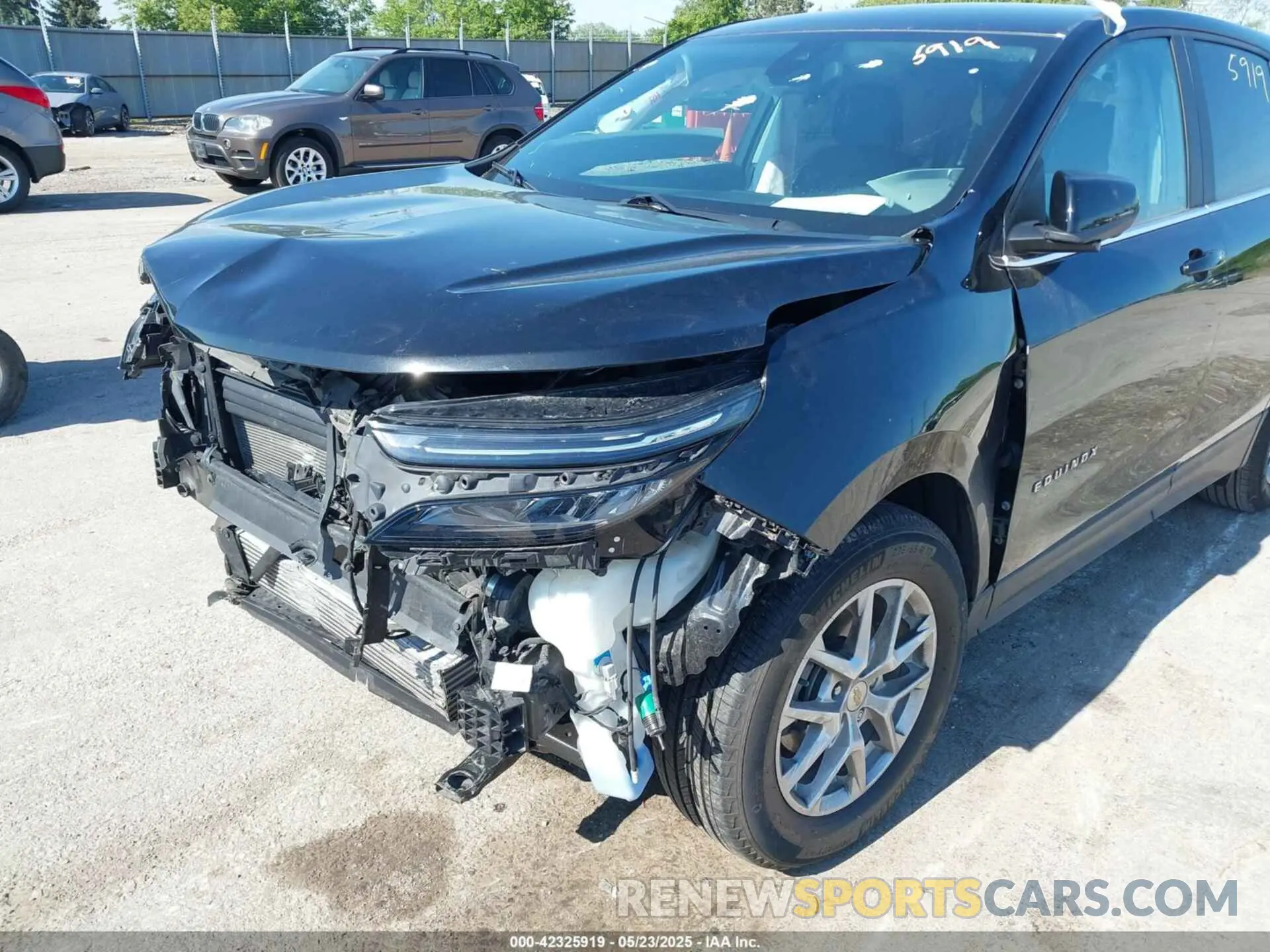 6 Photograph of a damaged car 2GNAXKEVXN6102976 CHEVROLET EQUINOX 2022