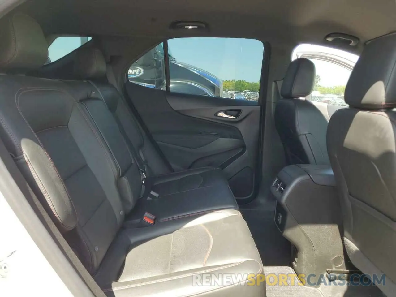 11 Photograph of a damaged car 2GNAXMEV8N6120775 CHEVROLET EQUINOX 2022