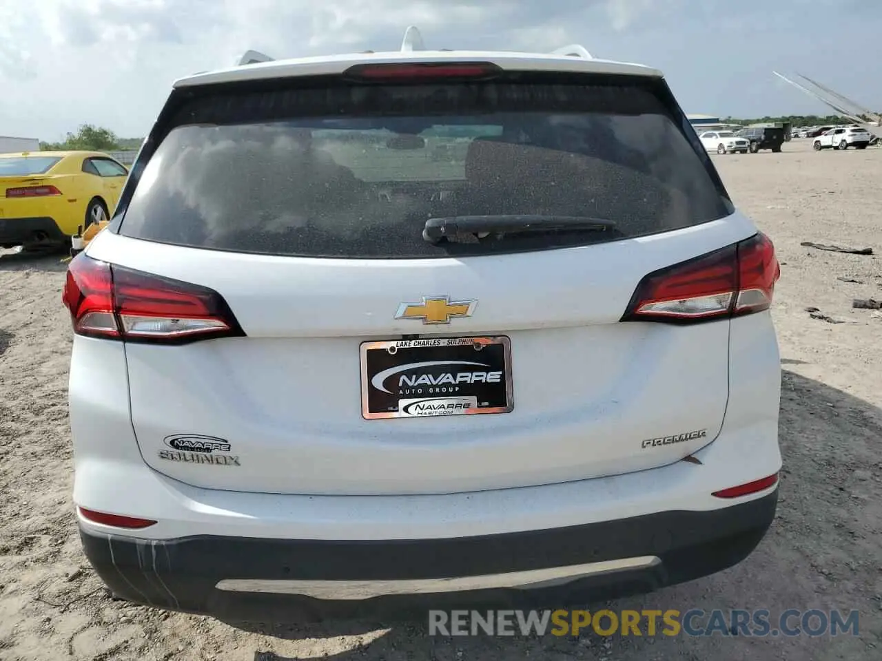6 Photograph of a damaged car 2GNAXNEV5N6101087 CHEVROLET EQUINOX 2022
