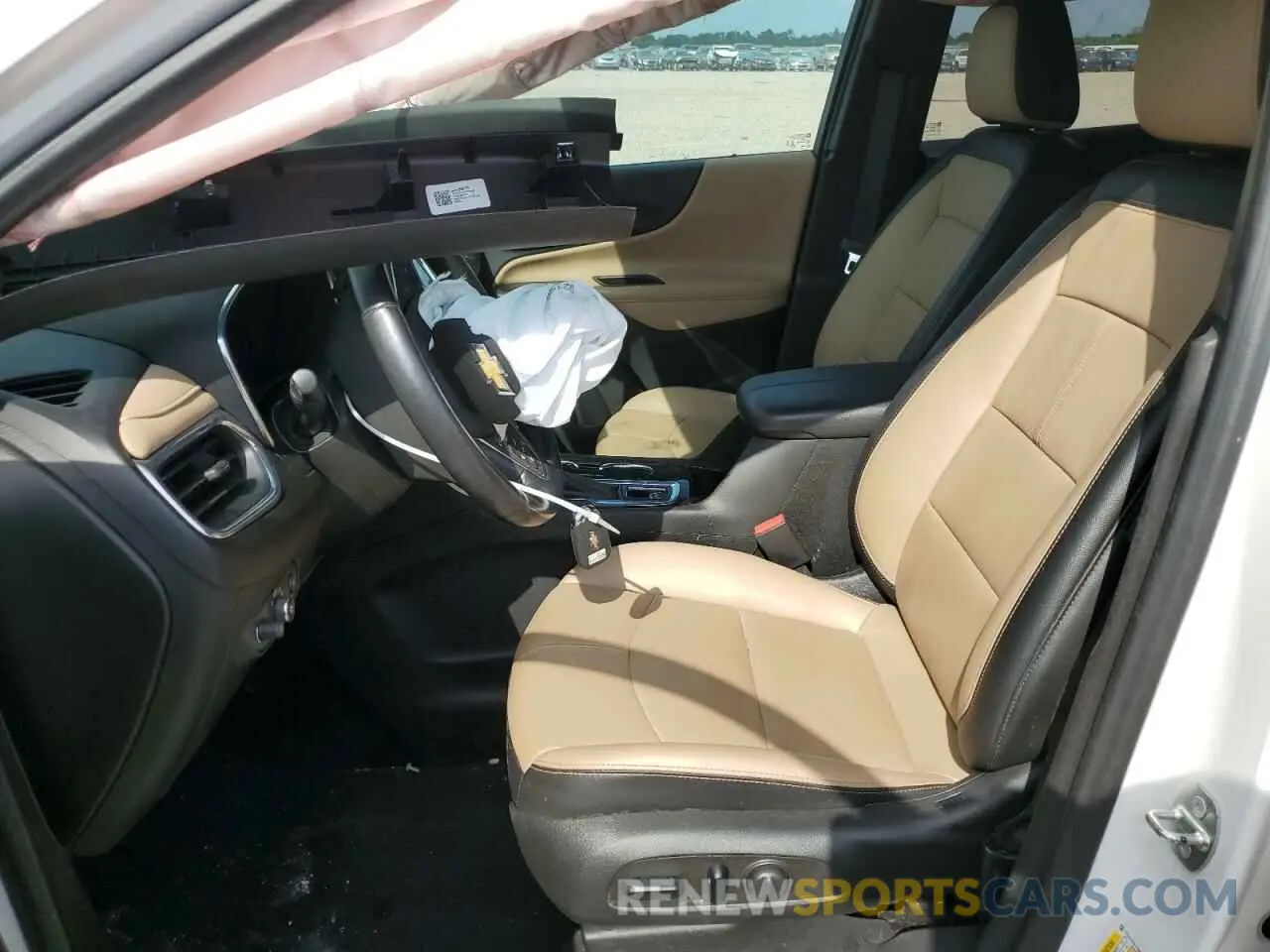 7 Photograph of a damaged car 2GNAXNEV5N6101087 CHEVROLET EQUINOX 2022