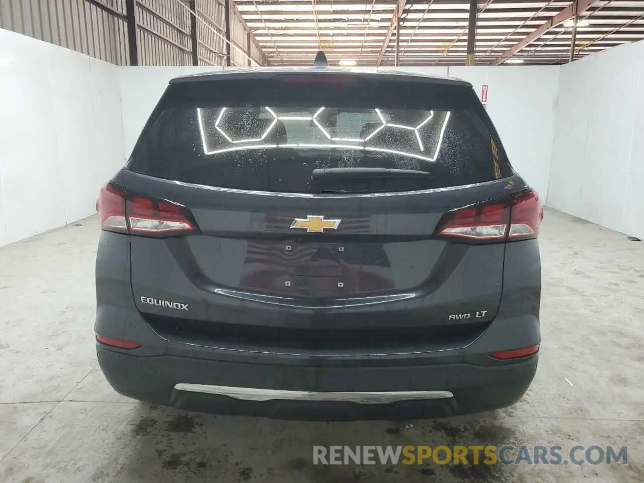 6 Photograph of a damaged car 2GNAXTEV1N6120112 CHEVROLET EQUINOX 2022