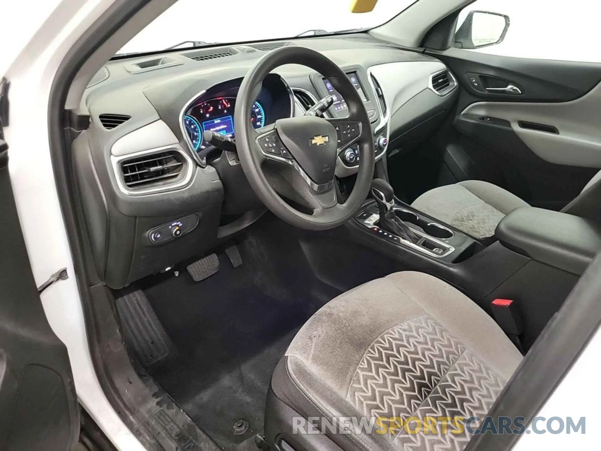 22 Photograph of a damaged car 2GNAXTEV1N6141977 CHEVROLET EQUINOX 2022