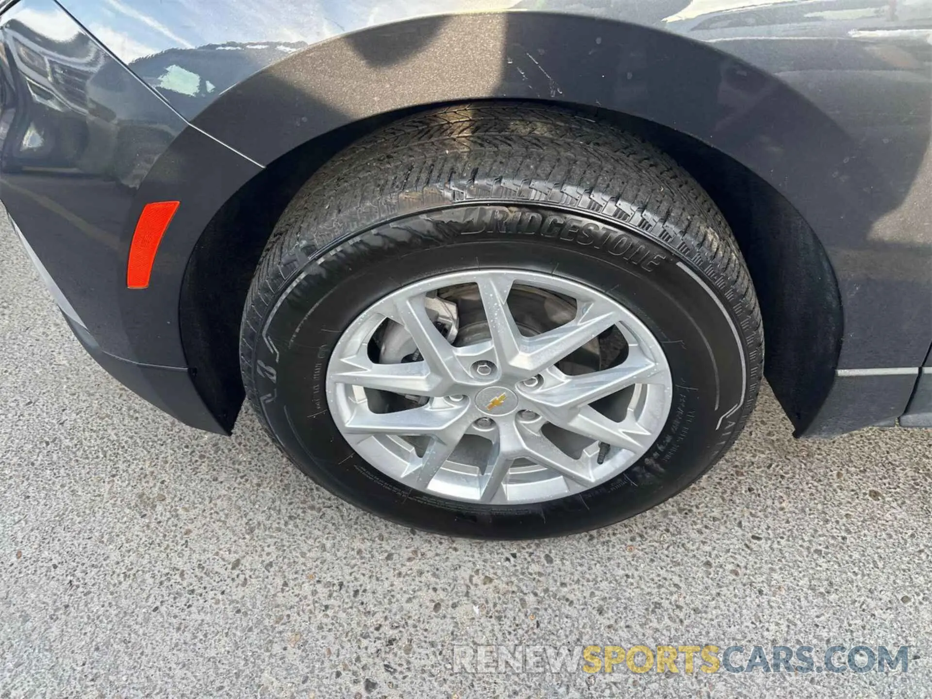 4 Photograph of a damaged car 2GNAXTEV3N6131547 CHEVROLET EQUINOX 2022