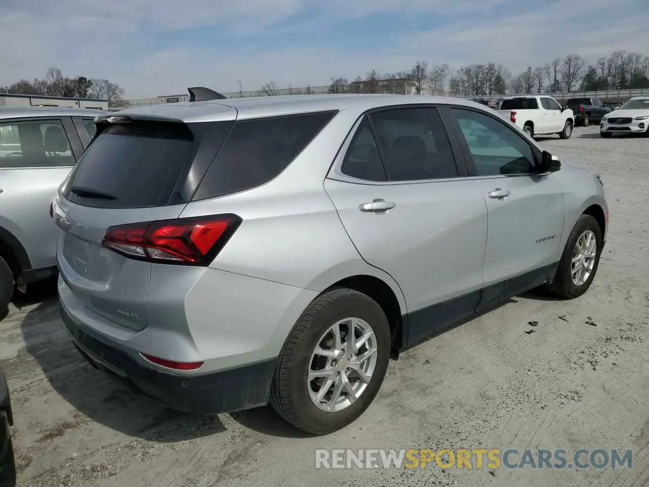 3 Photograph of a damaged car 2GNAXTEV4N6144159 CHEVROLET EQUINOX 2022