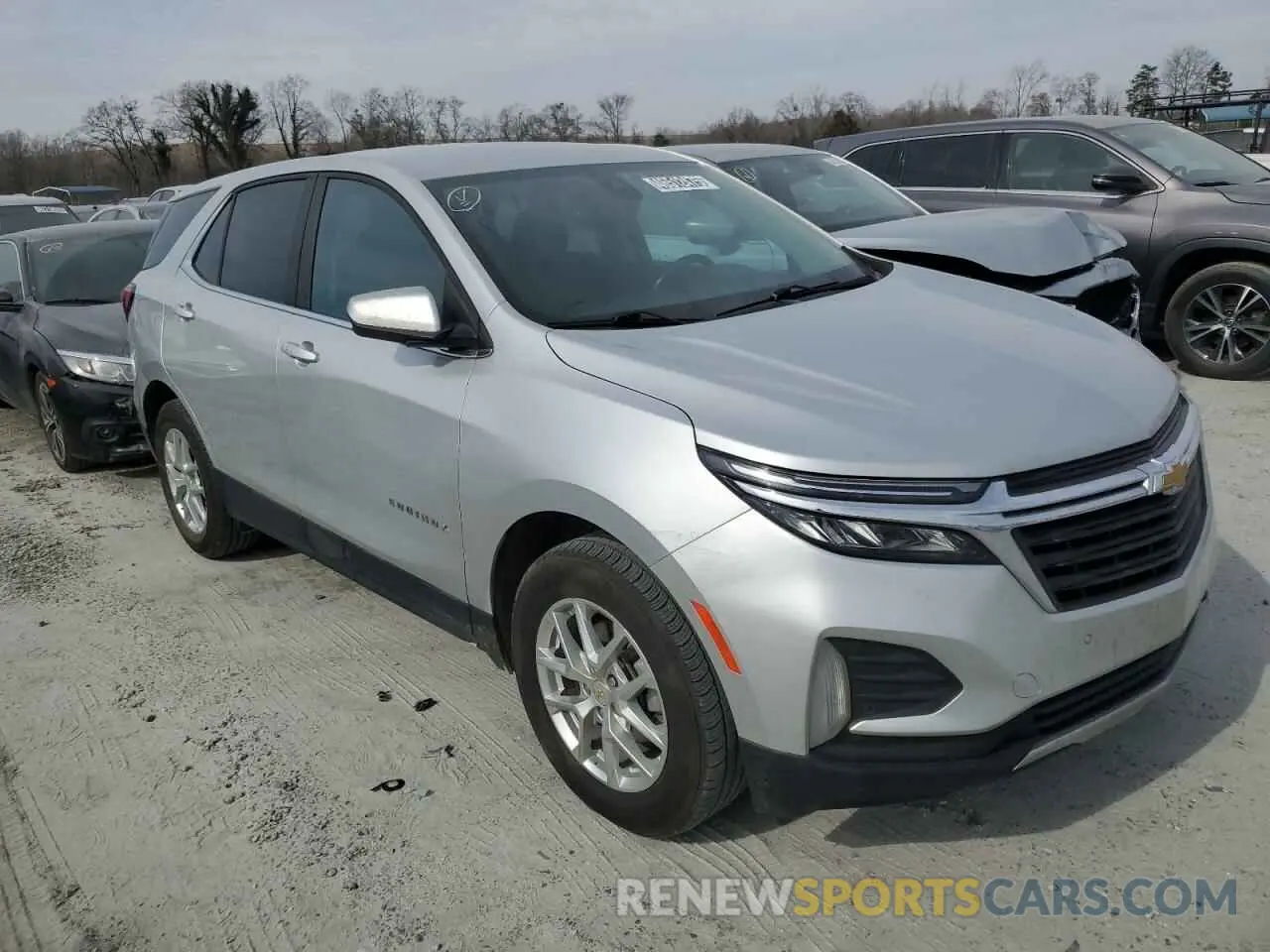 4 Photograph of a damaged car 2GNAXTEV4N6144159 CHEVROLET EQUINOX 2022