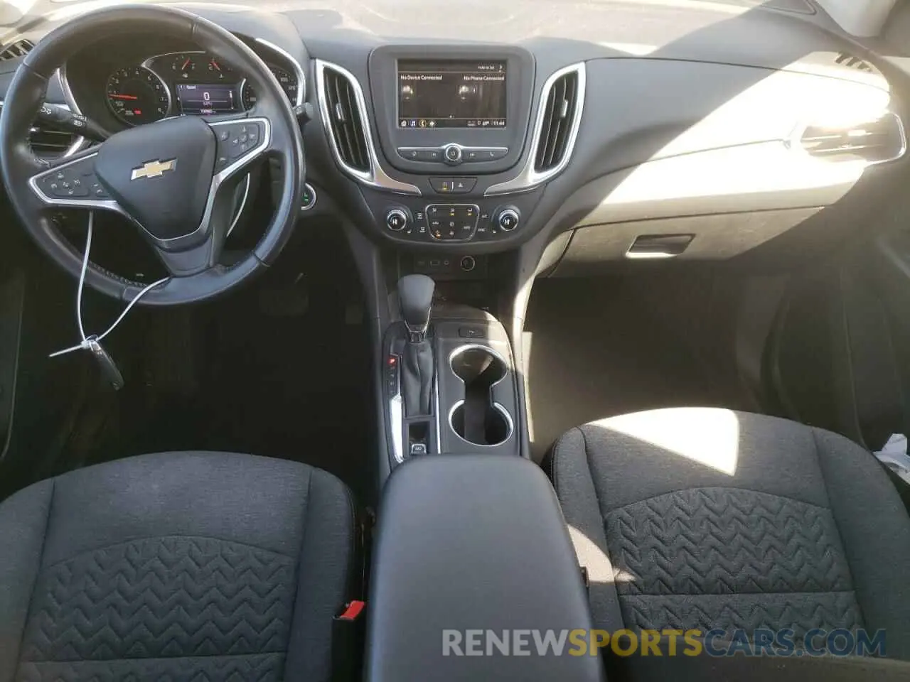 8 Photograph of a damaged car 2GNAXTEV4N6144159 CHEVROLET EQUINOX 2022