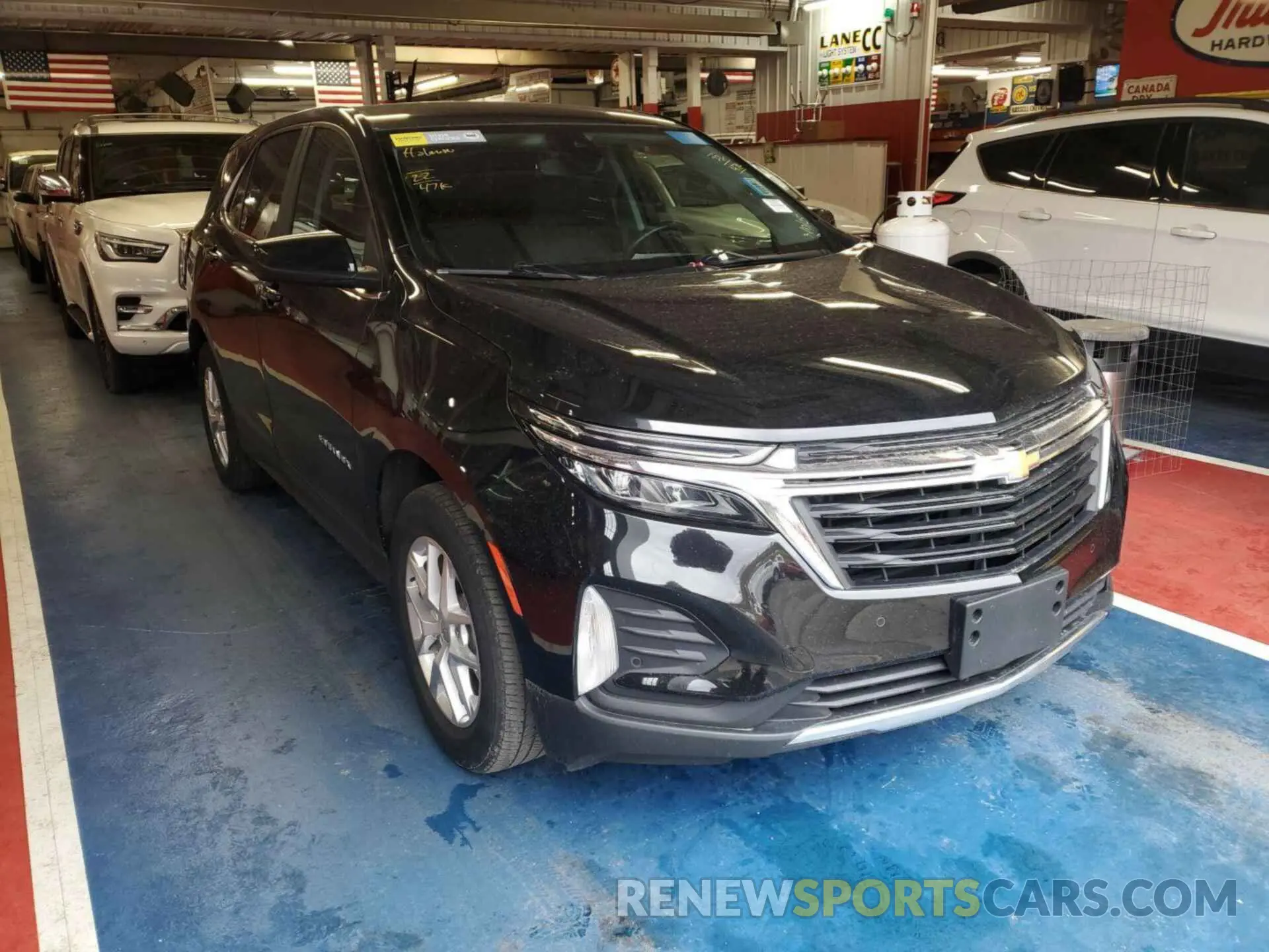 11 Photograph of a damaged car 2GNAXTEV7N6119840 CHEVROLET EQUINOX 2022