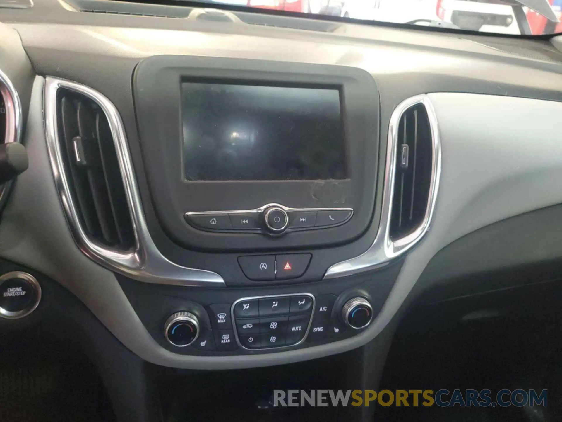 19 Photograph of a damaged car 2GNAXTEV8N6132211 CHEVROLET EQUINOX 2022