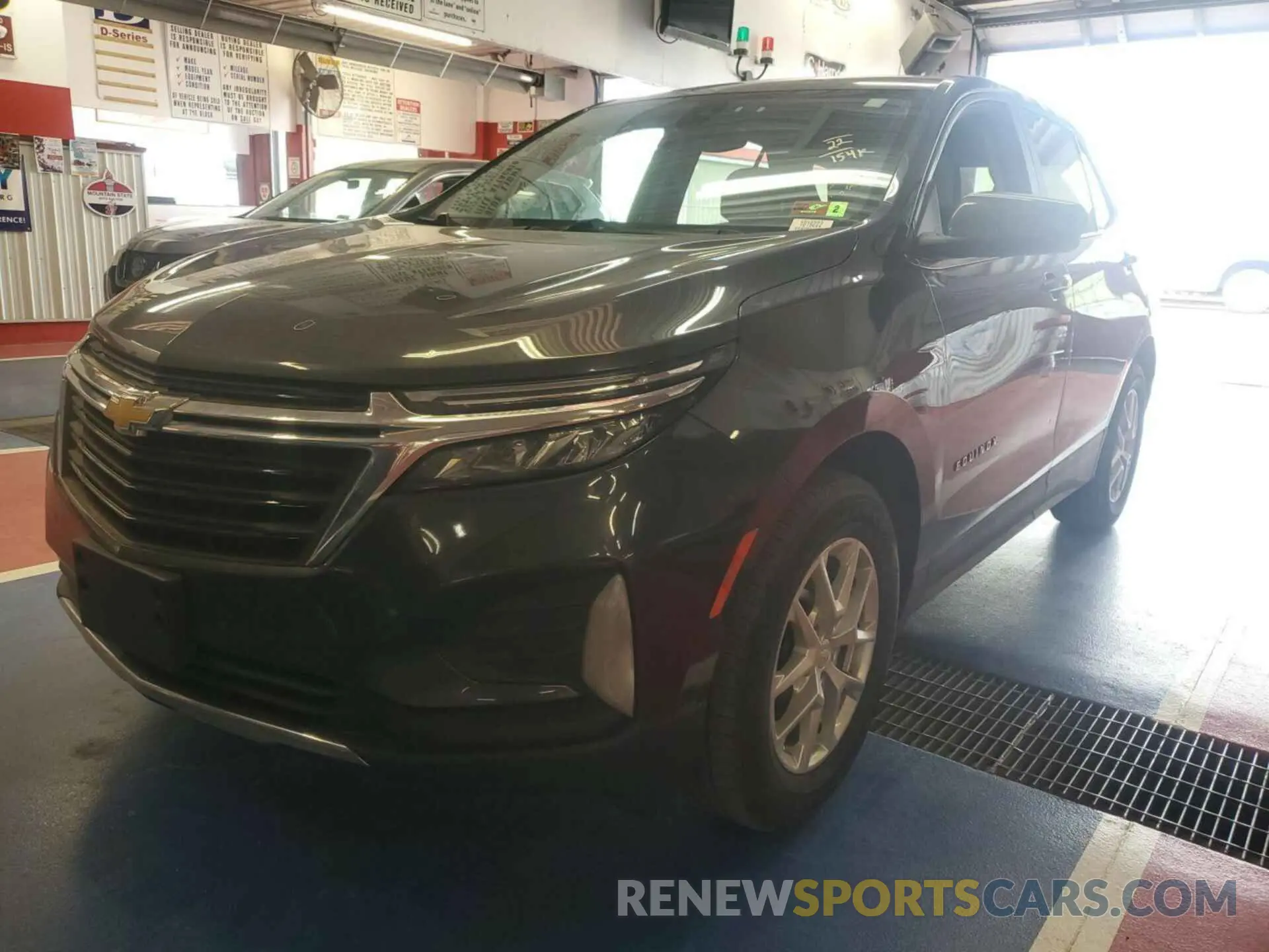 23 Photograph of a damaged car 2GNAXTEV8N6132211 CHEVROLET EQUINOX 2022