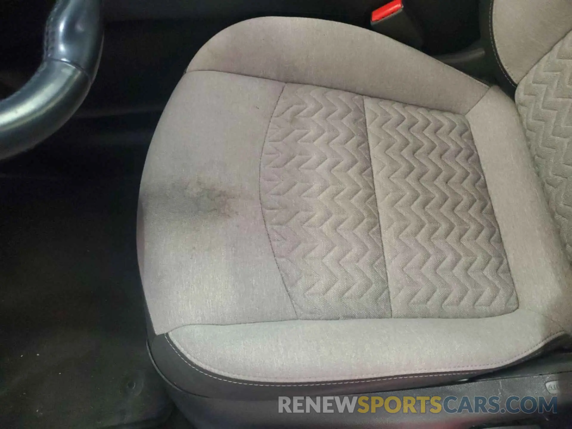 28 Photograph of a damaged car 2GNAXTEV8N6132211 CHEVROLET EQUINOX 2022