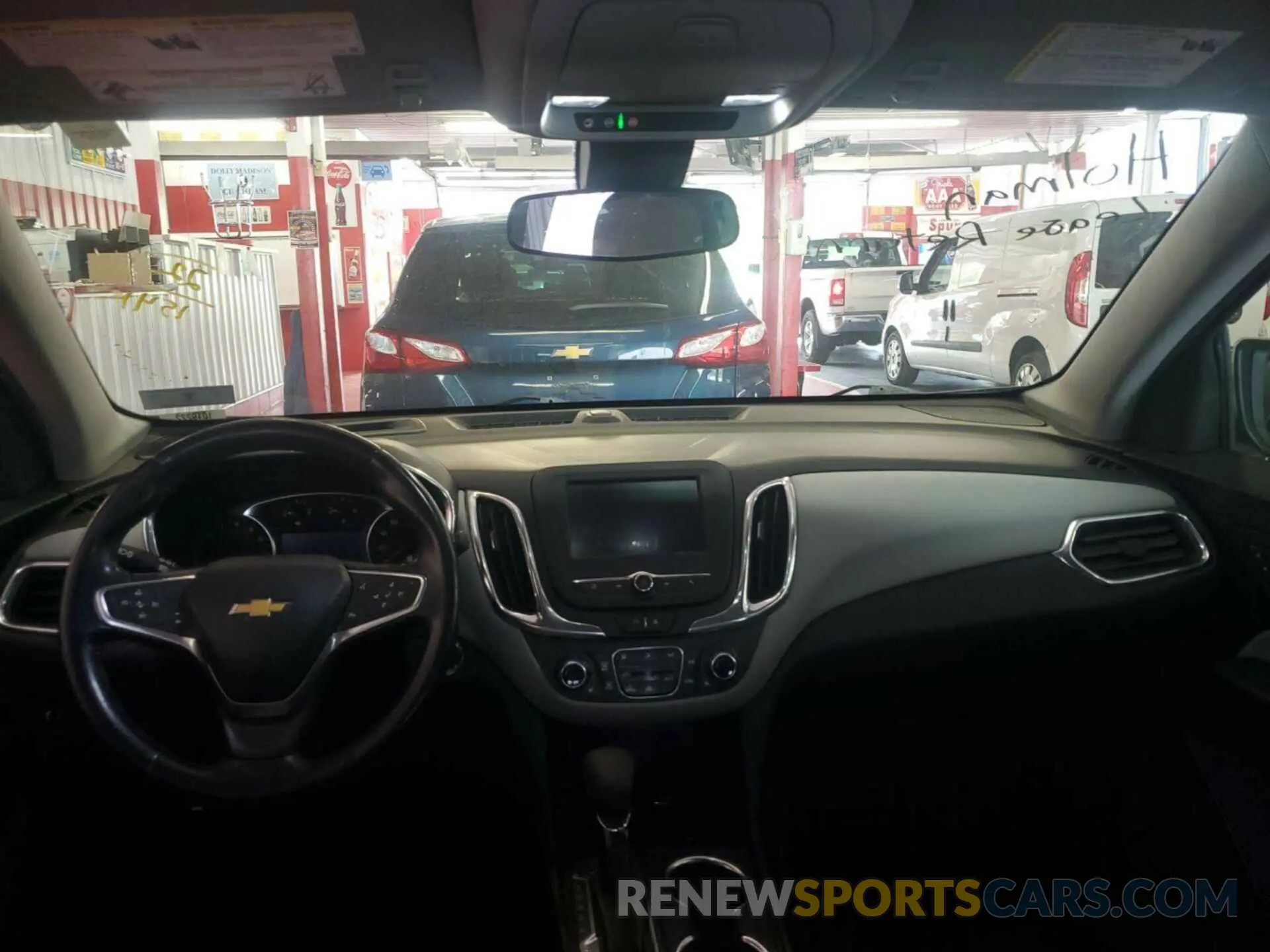 5 Photograph of a damaged car 2GNAXTEV8N6132211 CHEVROLET EQUINOX 2022
