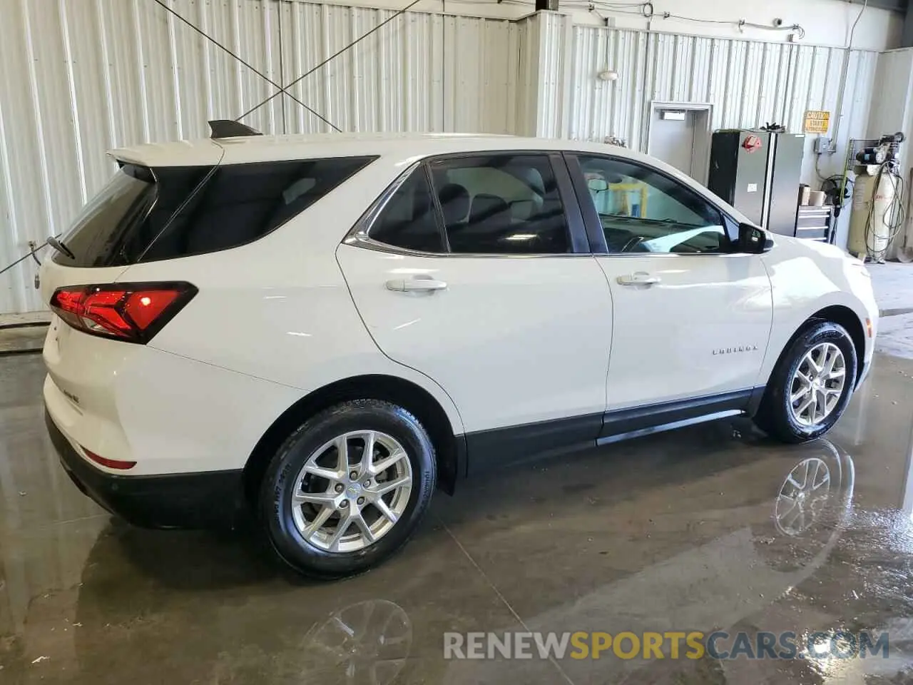3 Фотография поврежденного автомобиля 2GNAXTEV8N6133486 CHEVROLET EQUINOX 2022
