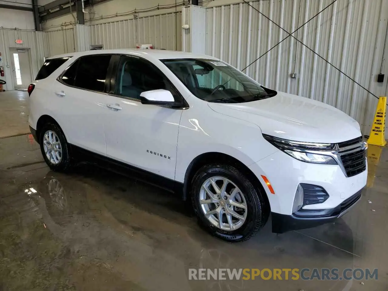 4 Фотография поврежденного автомобиля 2GNAXTEV8N6133486 CHEVROLET EQUINOX 2022
