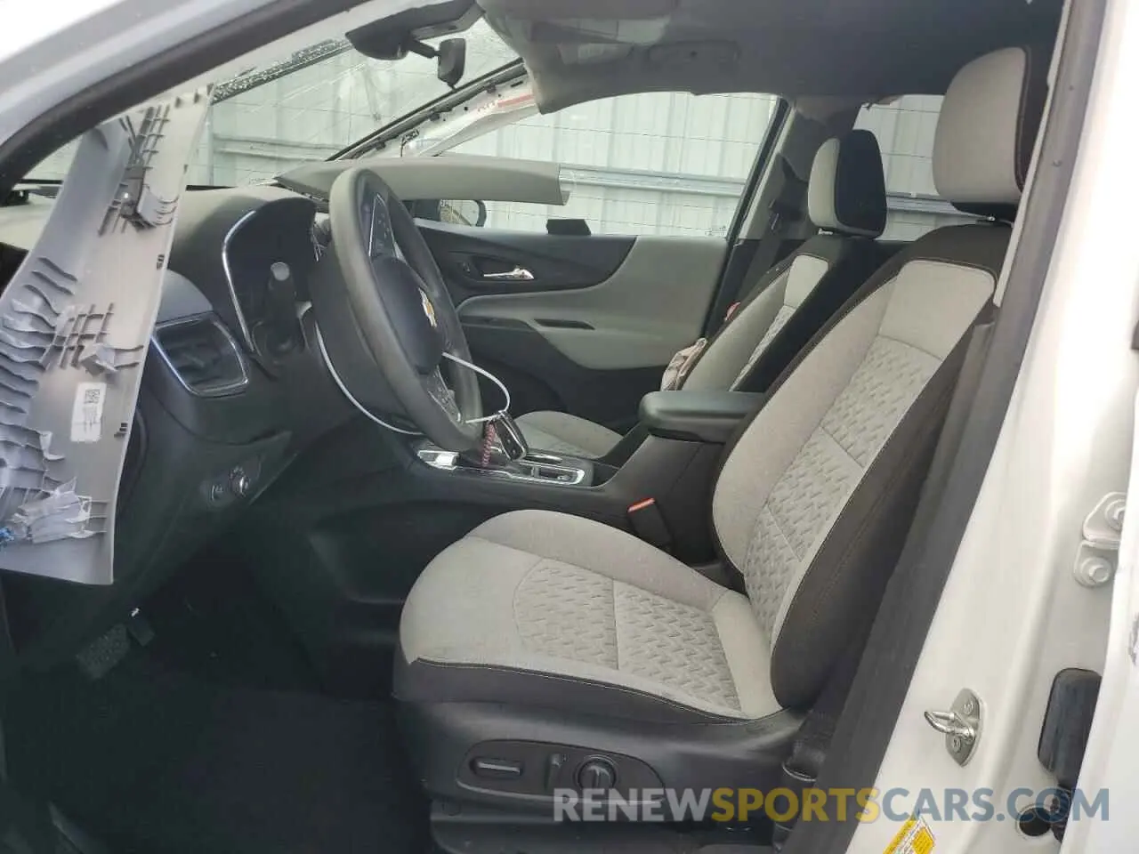 7 Photograph of a damaged car 2GNAXTEV9N6107317 CHEVROLET EQUINOX 2022