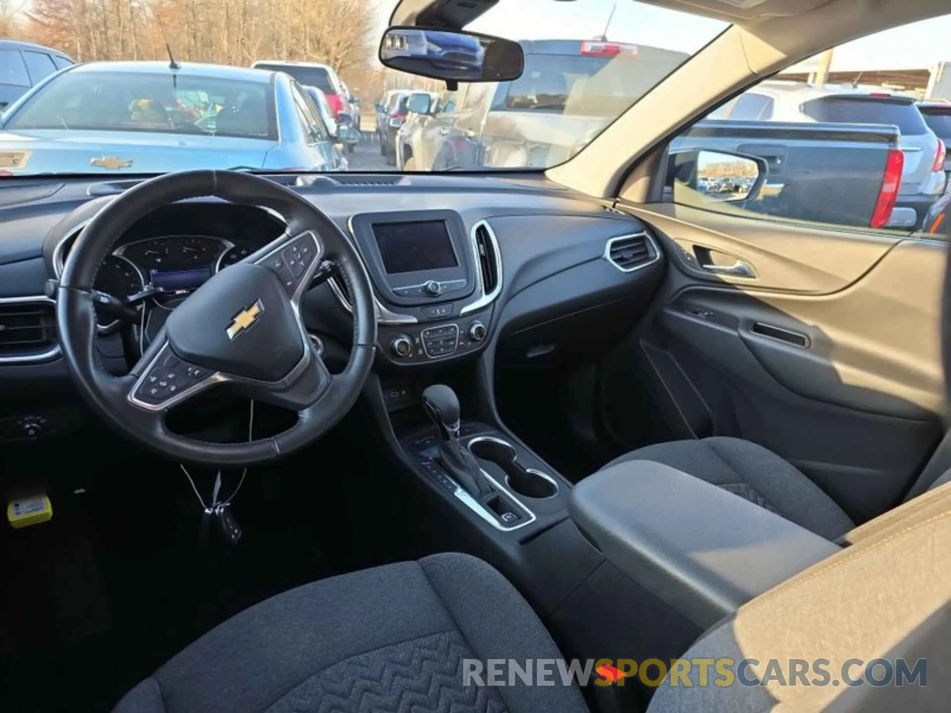 11 Photograph of a damaged car 2GNAXTEVXN6119637 CHEVROLET EQUINOX 2022