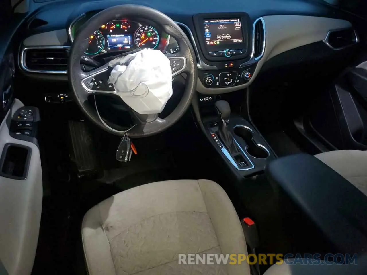 8 Photograph of a damaged car 2GNAXUEV1N6133853 CHEVROLET EQUINOX 2022