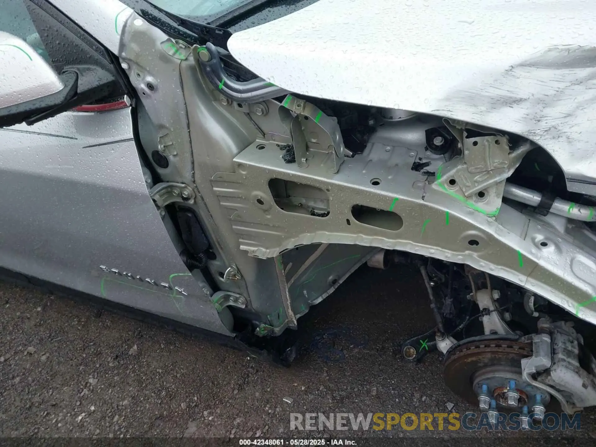 17 Photograph of a damaged car 2GNAXUEV2N6124451 CHEVROLET EQUINOX 2022