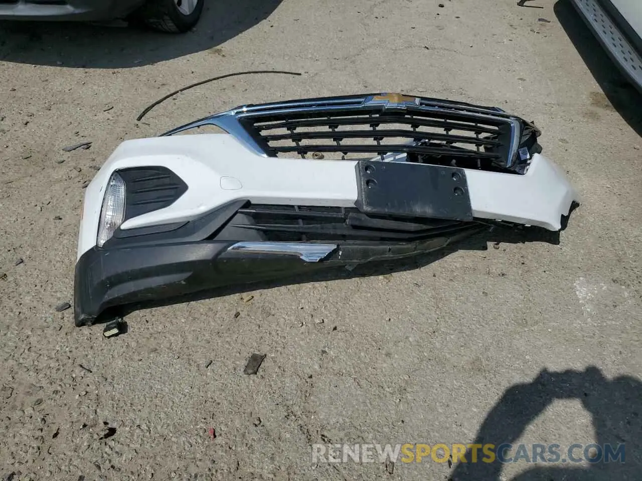 13 Photograph of a damaged car 2GNAXUEV2N6133361 CHEVROLET EQUINOX 2022