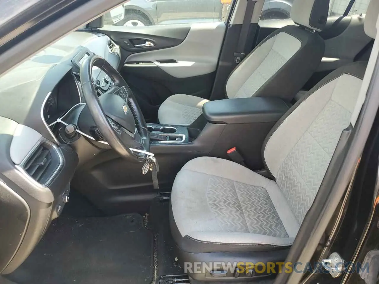 7 Photograph of a damaged car 2GNAXUEV3N6130274 CHEVROLET EQUINOX 2022