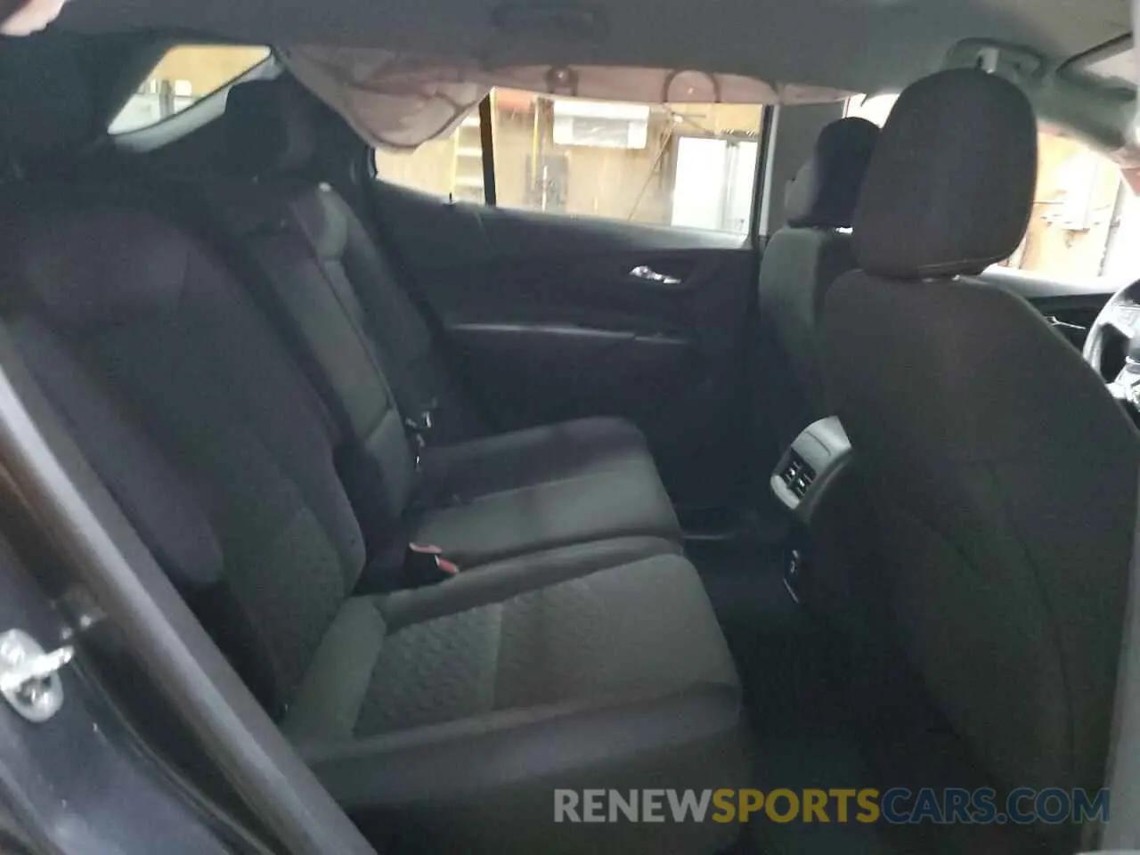 11 Photograph of a damaged car 2GNAXUEV4N6122040 CHEVROLET EQUINOX 2022