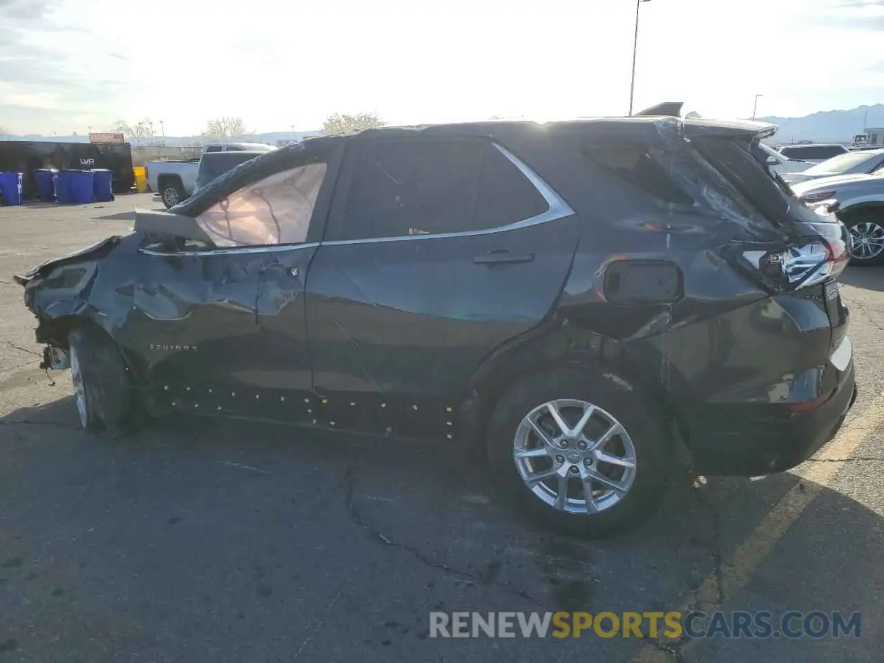 2 Фотография поврежденного автомобиля 2GNAXUEV4N6140117 CHEVROLET EQUINOX 2022