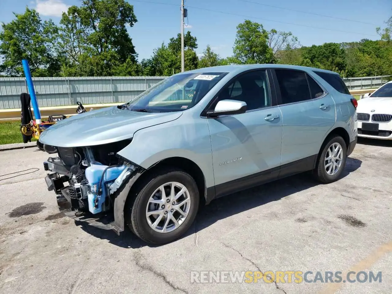 1 Photograph of a damaged car 2GNAXUEV6N6140541 CHEVROLET EQUINOX 2022