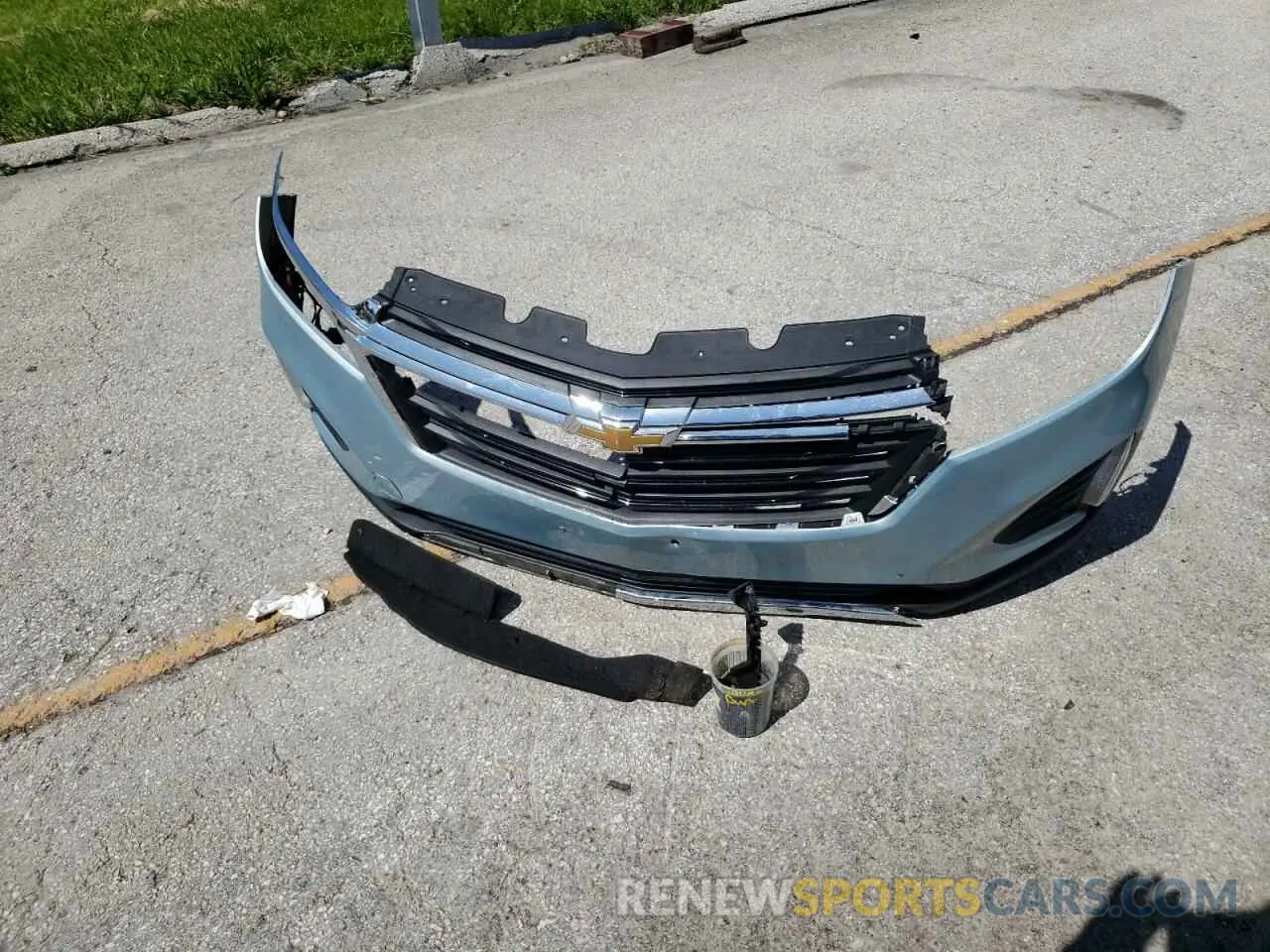 13 Photograph of a damaged car 2GNAXUEV6N6140541 CHEVROLET EQUINOX 2022