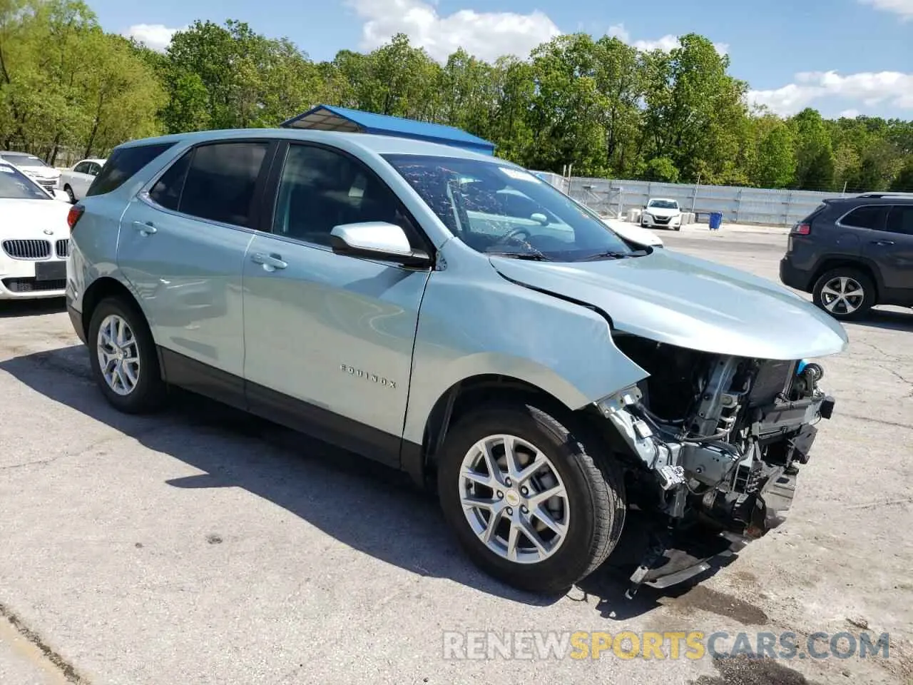 4 Photograph of a damaged car 2GNAXUEV6N6140541 CHEVROLET EQUINOX 2022