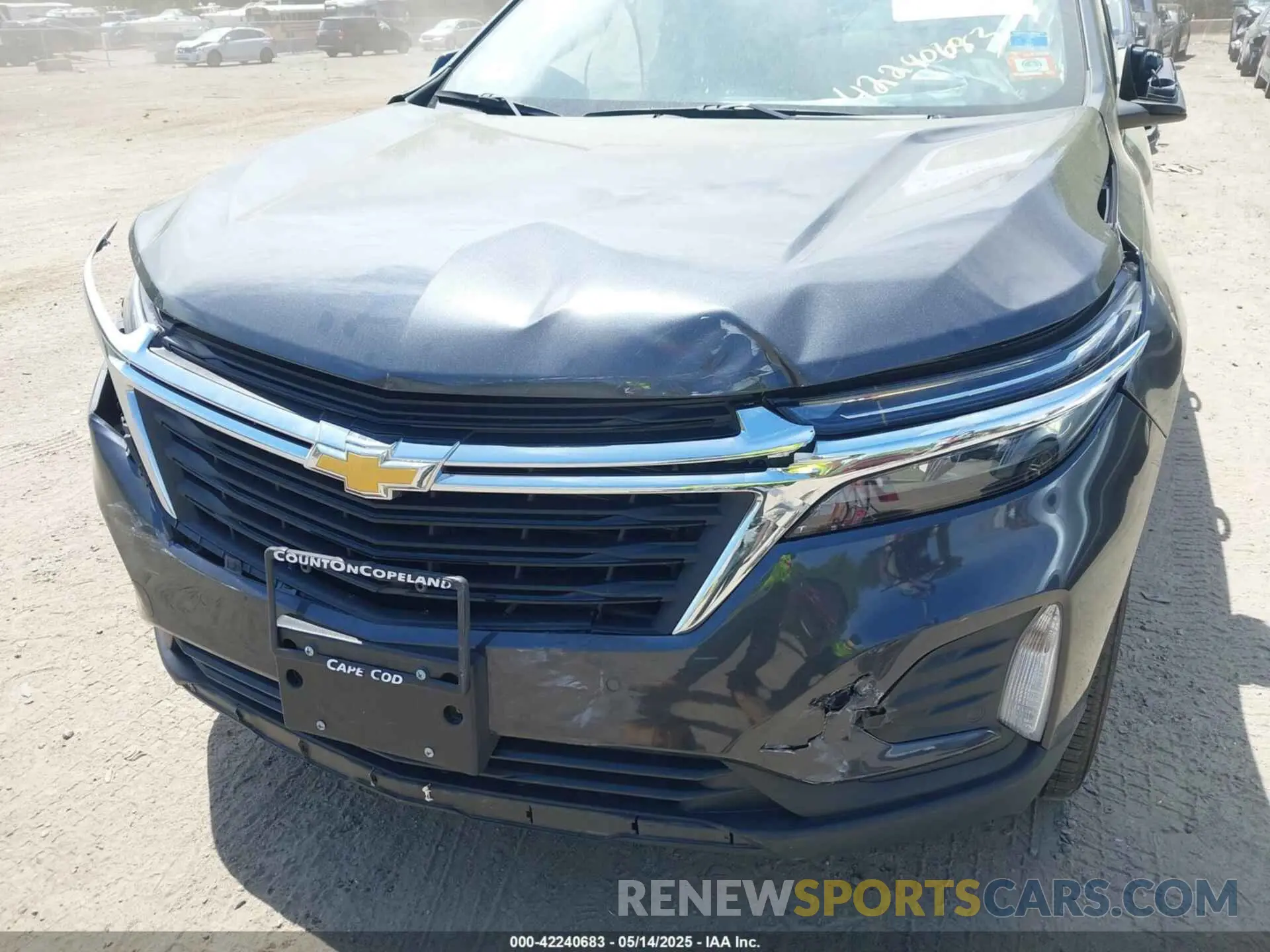 6 Photograph of a damaged car 2GNAXUEV8N6153372 CHEVROLET EQUINOX 2022