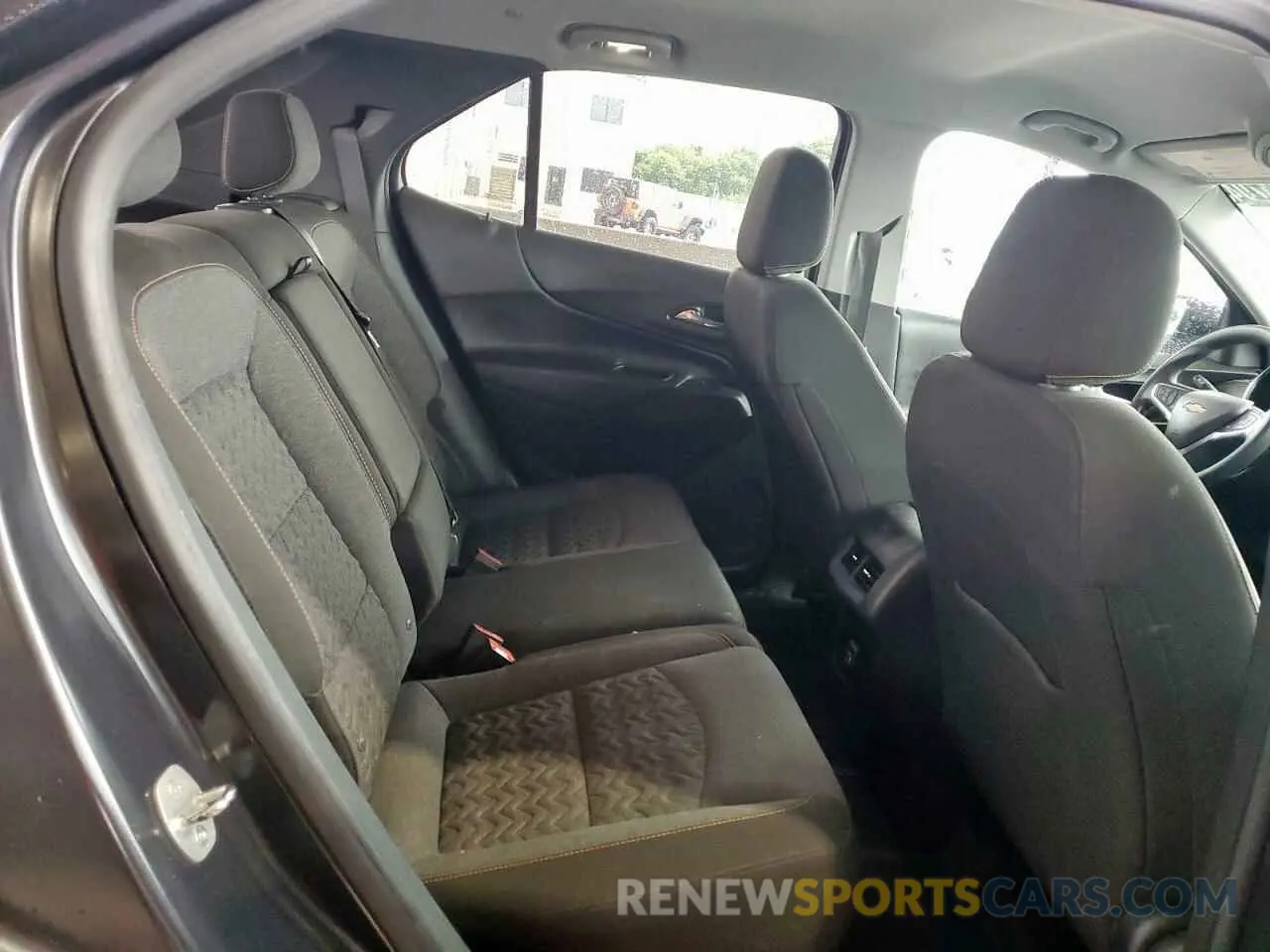 11 Photograph of a damaged car 2GNAXUEV9N6140341 CHEVROLET EQUINOX 2022