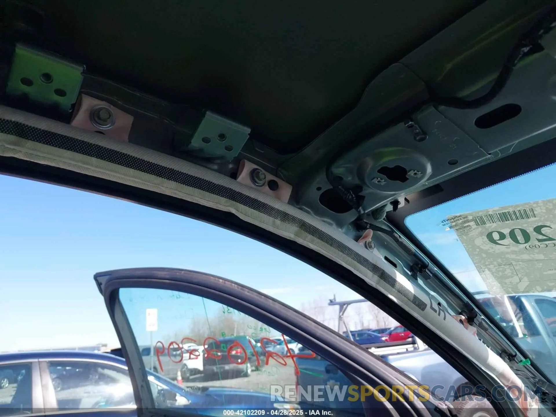 6 Photograph of a damaged car 2GNAXWEV0N6129532 CHEVROLET EQUINOX 2022