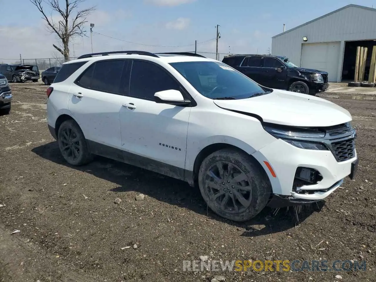 4 Photograph of a damaged car 2GNAXWEV5N6133673 CHEVROLET EQUINOX 2022