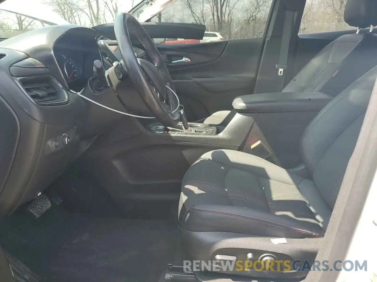 7 Photograph of a damaged car 2GNAXWEV5N6133673 CHEVROLET EQUINOX 2022